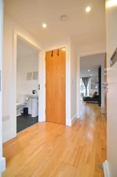 Cosy, Centrally Located Studio With Gated Parking! Loughborough Exteriör bild